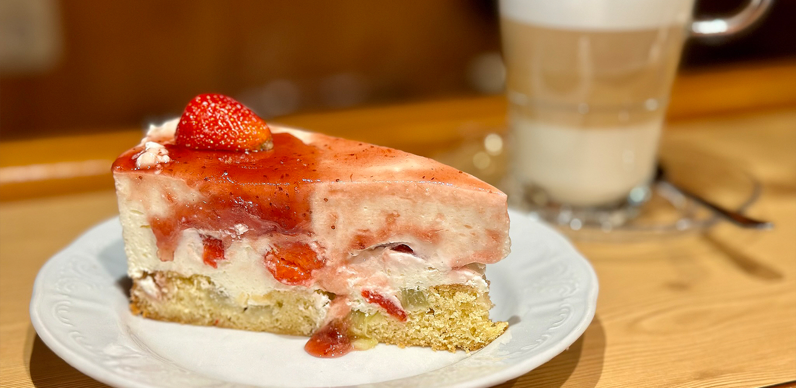 Erdbeertorte Café Resaturant Schierl in Faistenau